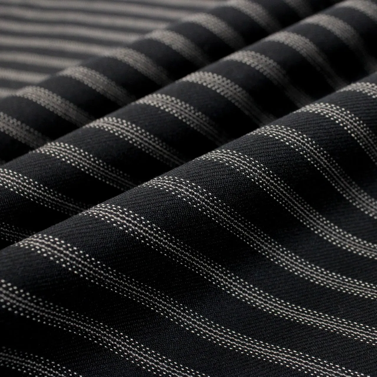 2 YARDS STRIPE TWILL